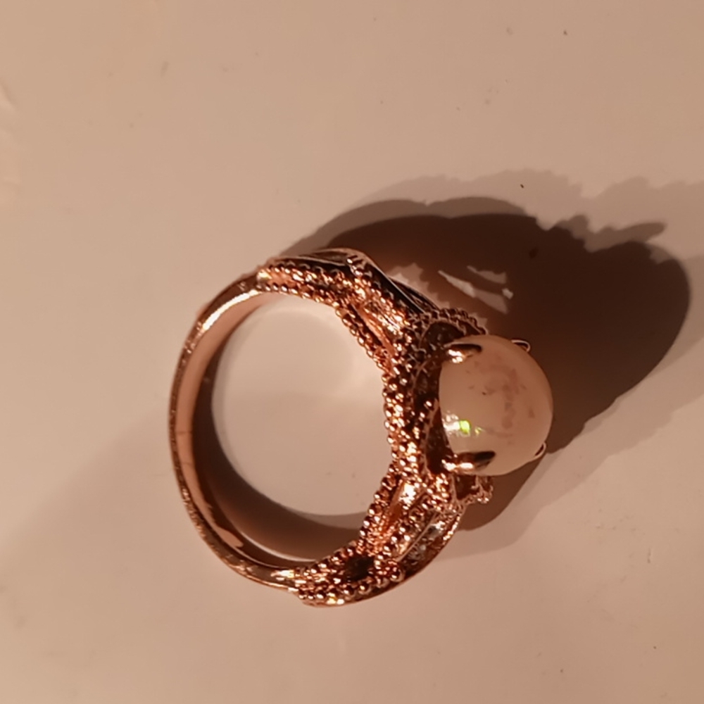Rose gold costume synthetic opal ring w/rhinestone